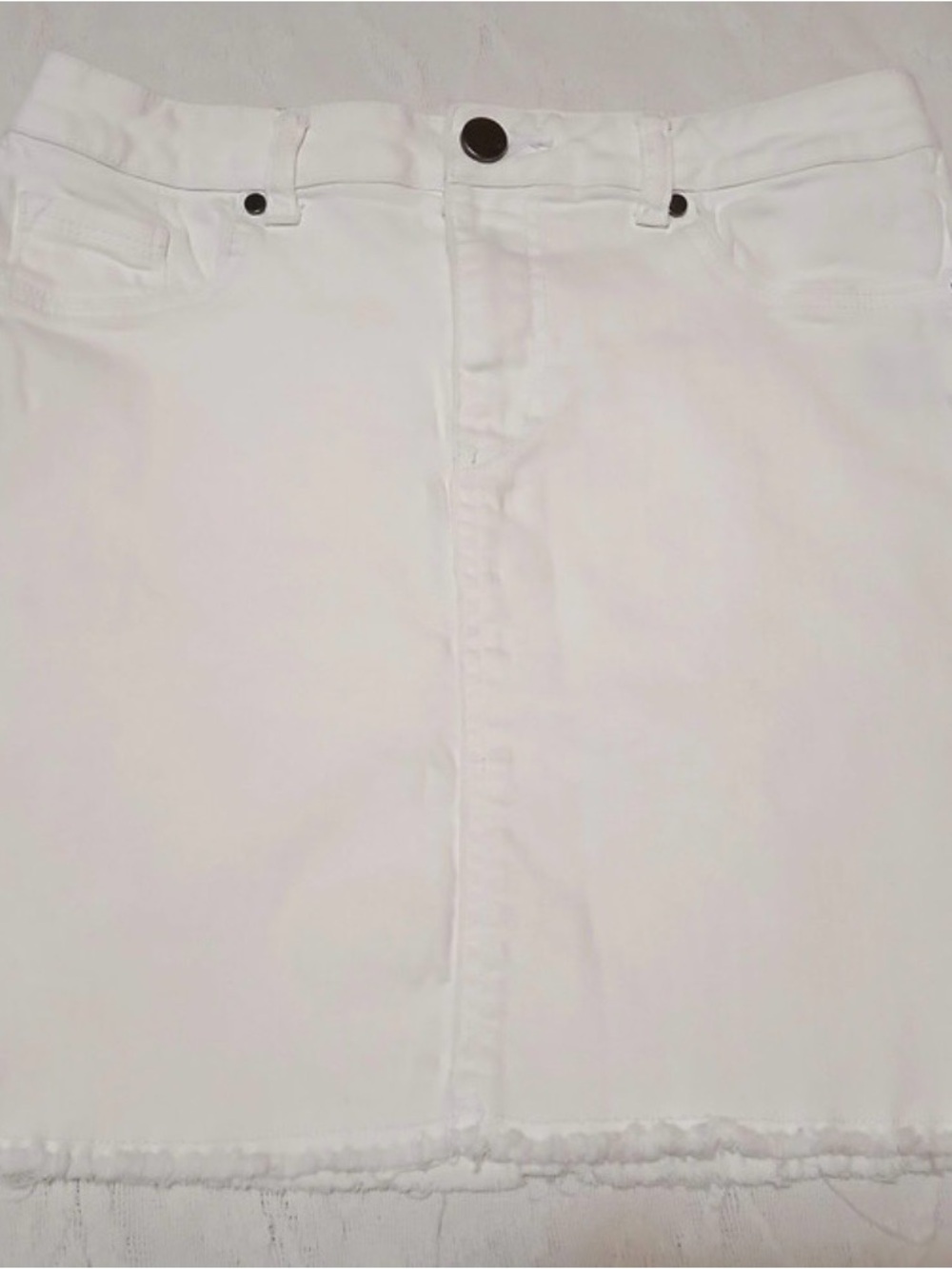 1822 Denim White Denim Skirt with Button Detail - like new!